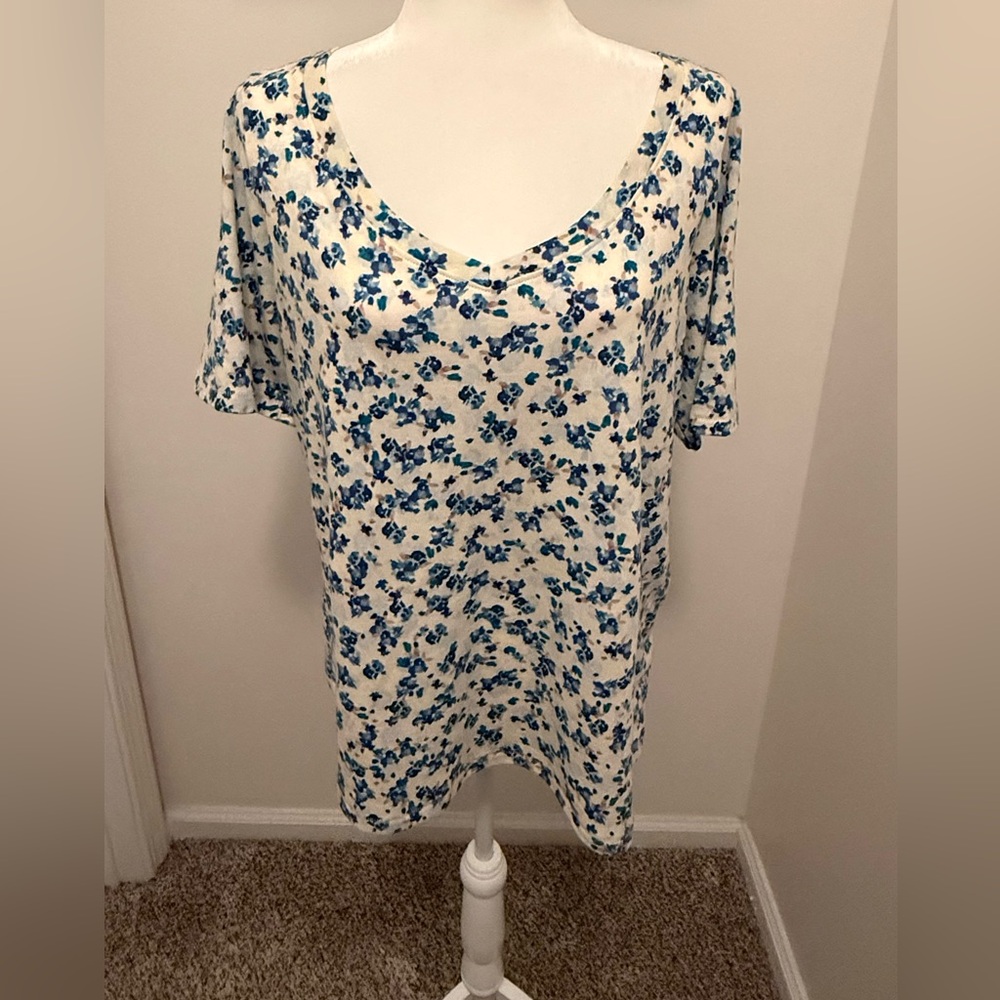 Lane Bryant Blue Floral Short Sleeve Top